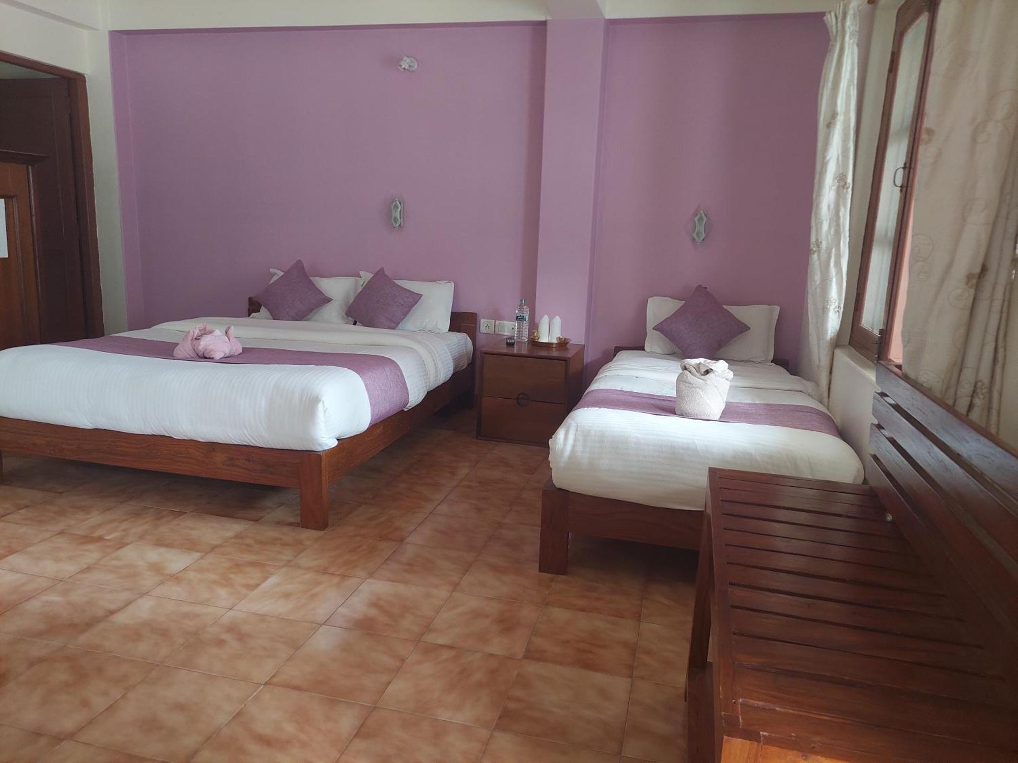 Blue Planet Lodge & Restaurant Pokhara Zewnętrze zdjęcie