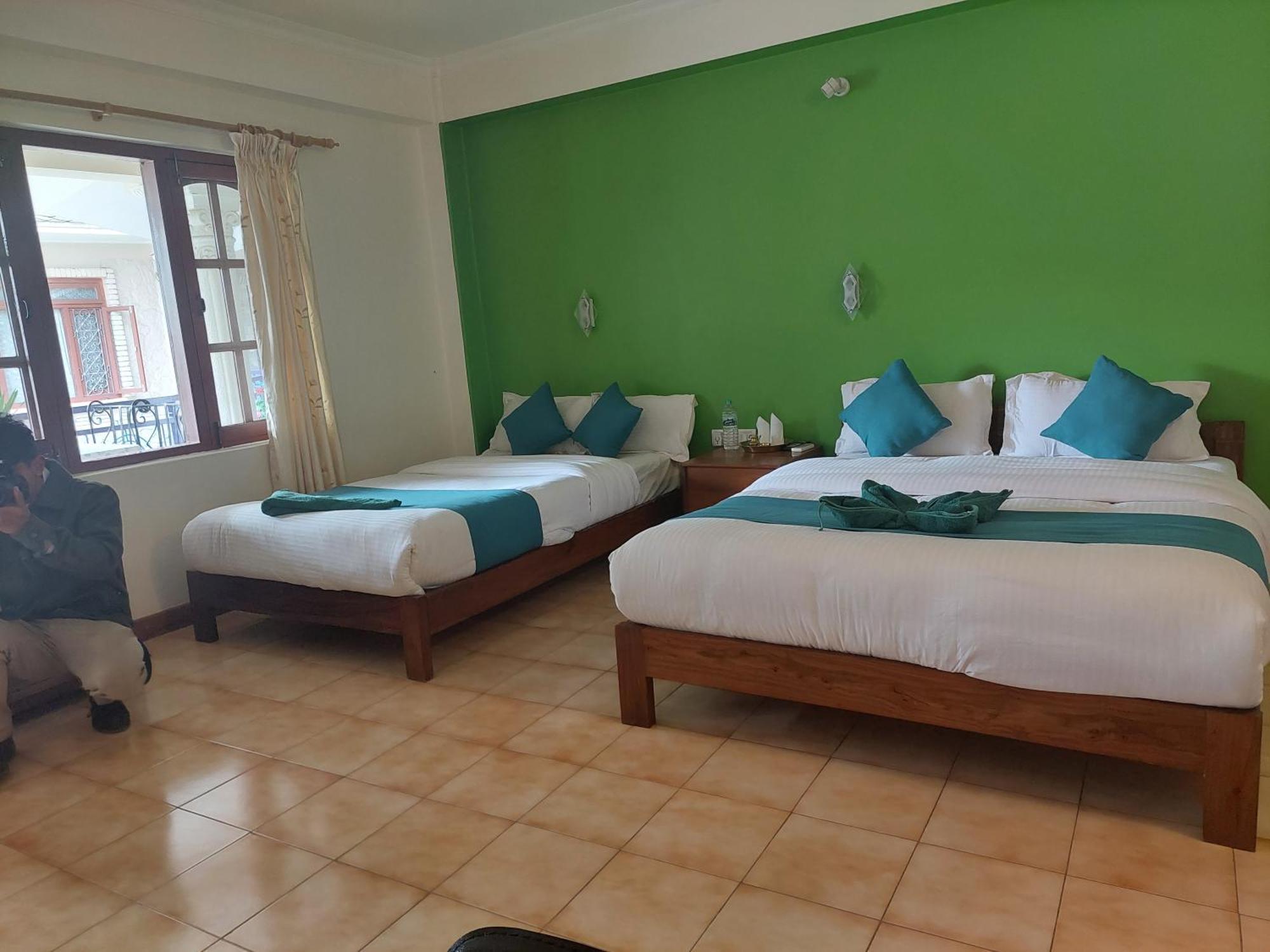 Blue Planet Lodge & Restaurant Pokhara Zewnętrze zdjęcie