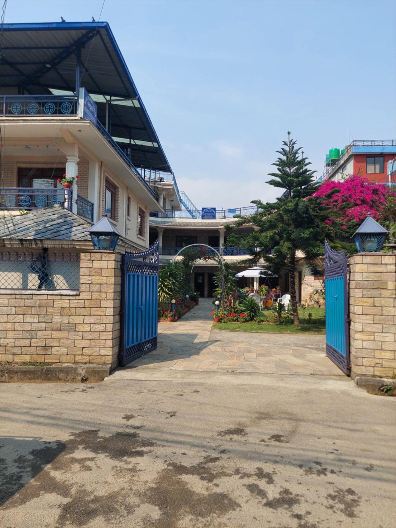 Blue Planet Lodge & Restaurant Pokhara Zewnętrze zdjęcie